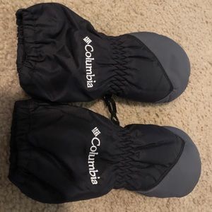 NEVER WORN Columbia toddler mittens